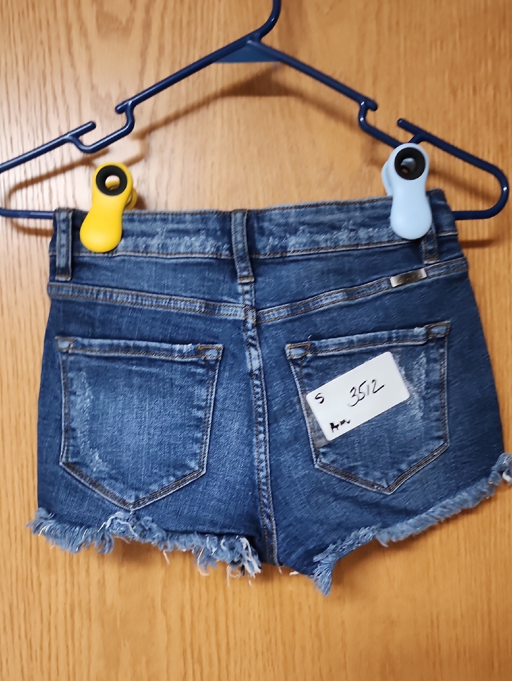 KanCan Dark Blue Distressed Denim Shorts womens S number 3512